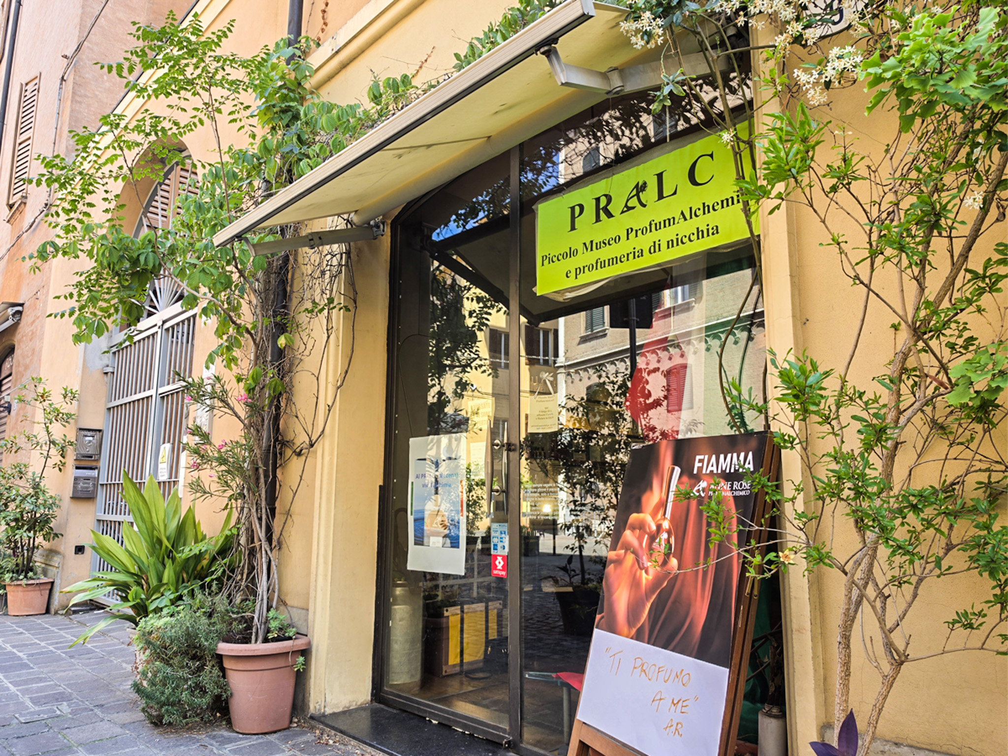 PRALC Piccolo Museo Profumalchemico e profumeria di nicchia